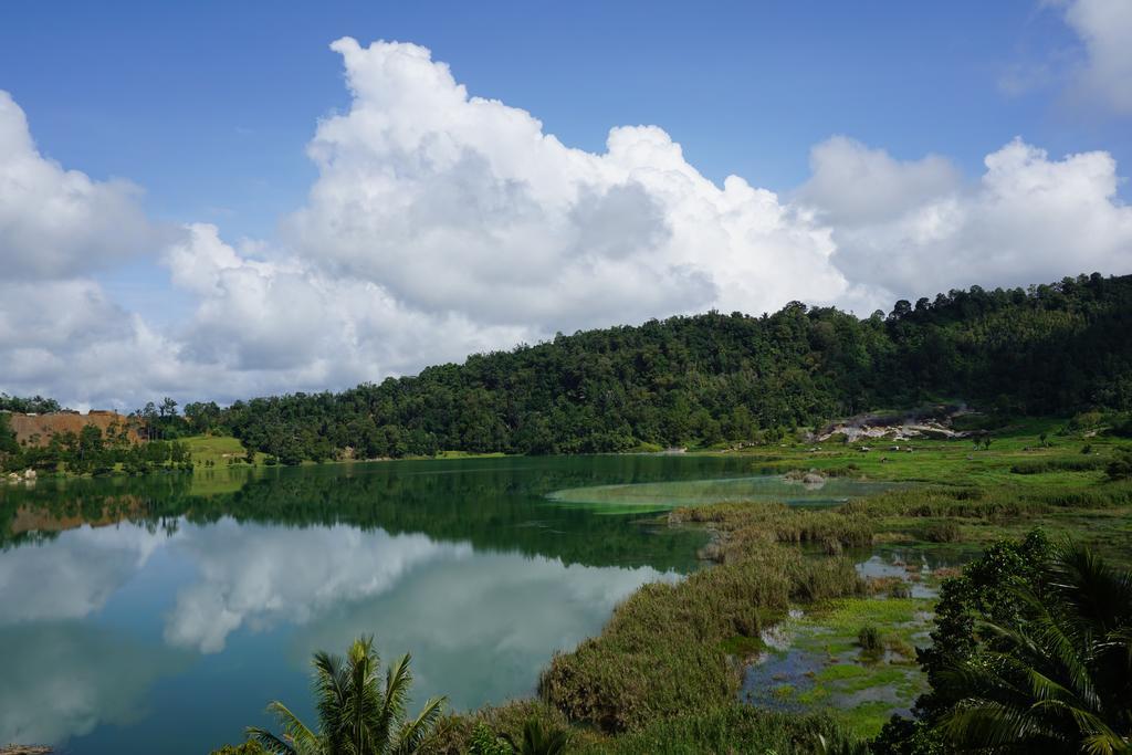 Hôtel Green Lake Linow à Tomohon Extérieur photo